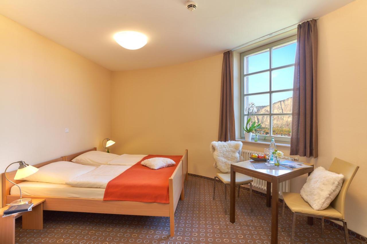 Hotel Ev.Familienferien-Und Bildungsstaette Ebernburg Bad Münster am Stein-Ebernburg Esterno foto